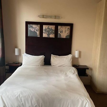 Cool & Easy Flat In The Heart Of Marshalltown Johannesburgo Exterior foto