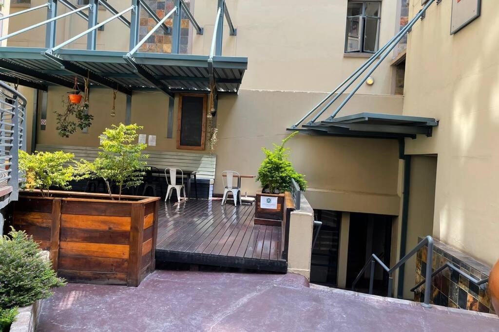 Cool & Easy Flat In The Heart Of Marshalltown Johannesburgo Exterior foto